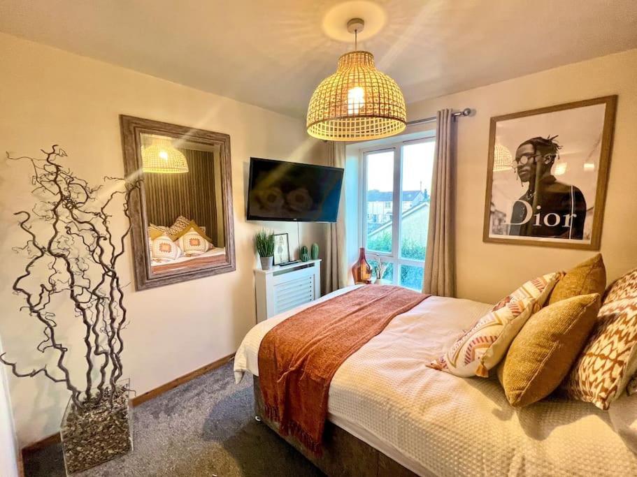Artistic Stunning Apartment City View Londonderry Exteriör bild