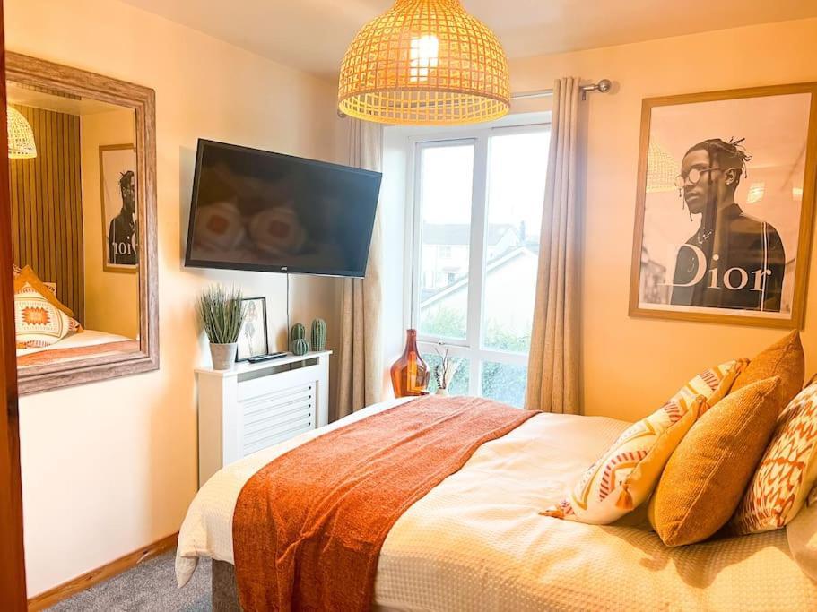 Artistic Stunning Apartment City View Londonderry Exteriör bild